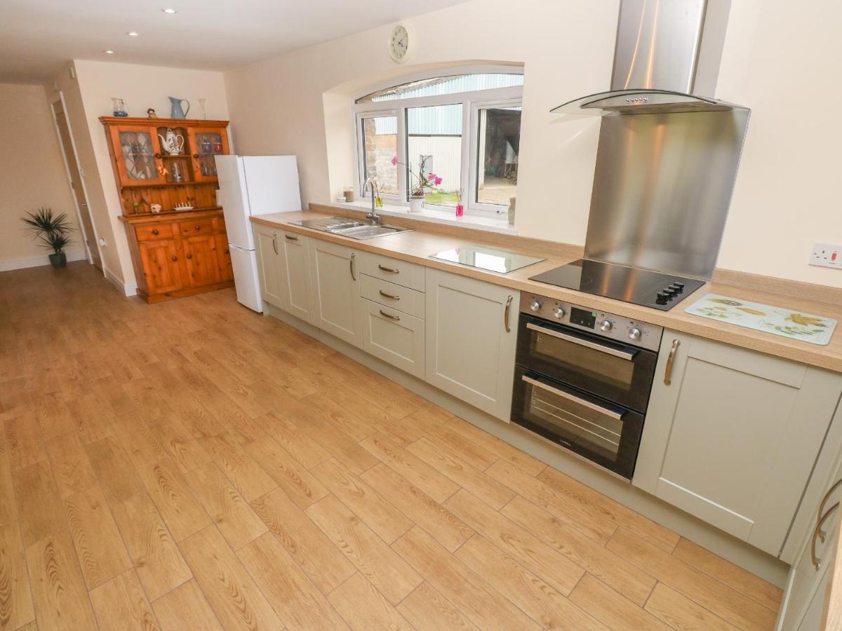 Woodpecker Barn Villa Pontyclun Exterior foto