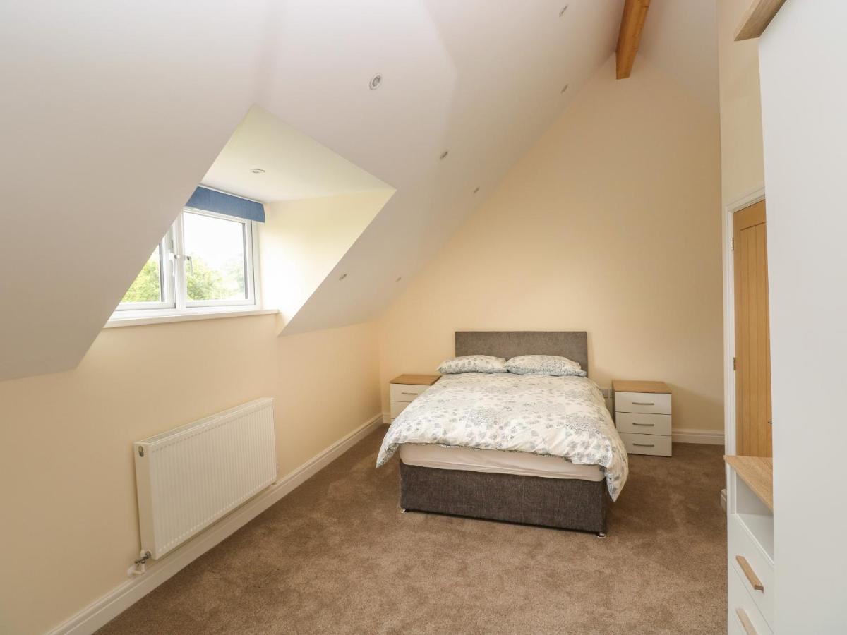 Woodpecker Barn Villa Pontyclun Exterior foto
